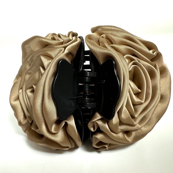 Big Rosette Flower Hair Clip in Tan - Picture 4 of 7
